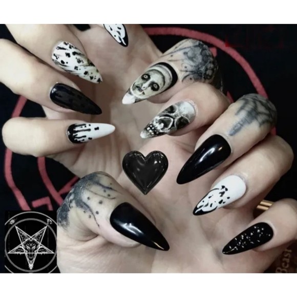 Horror Skull Evil Mun‎ Press On Nails - Picture 1 of 4